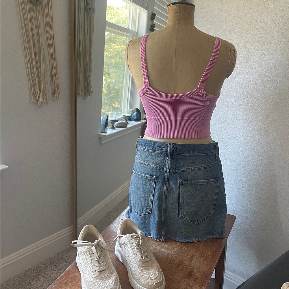 Pink Ribbed Sports Bra - Picture 2 of 3